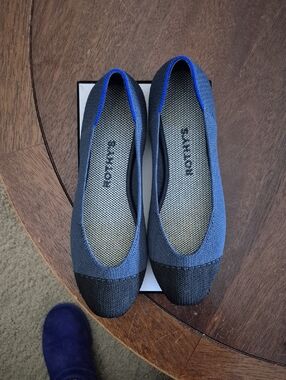 Rothy's Two-Tone Knit Ballet Flats in Blue, Black and Electric Blue Trim